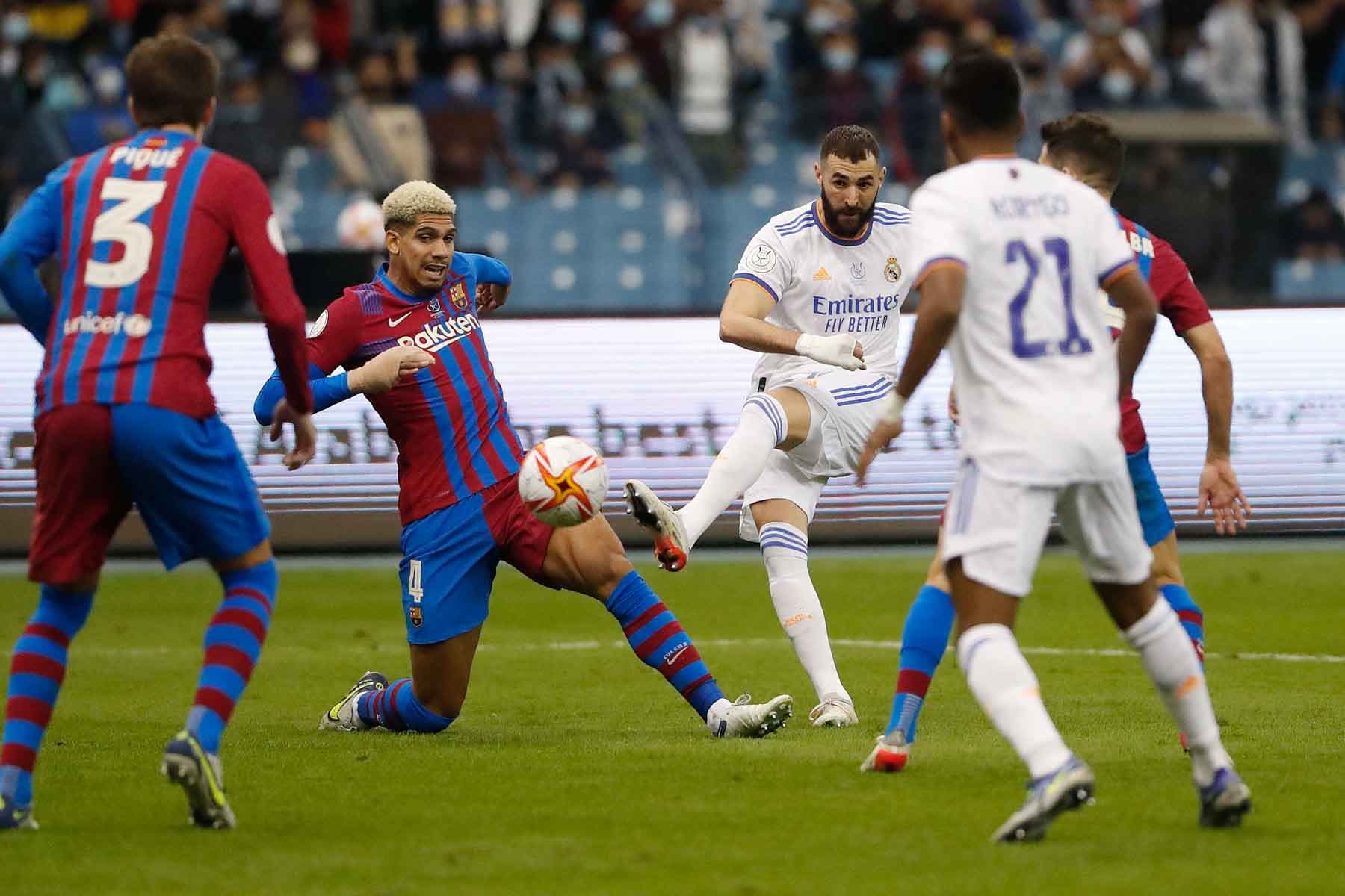 FRAZE FIXE cu Ionuț Badea | Cântecul vârstelor în "El Clasico"