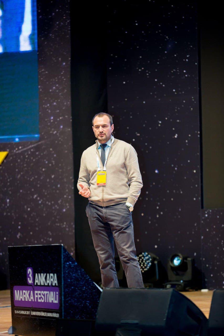 Ionuț Badea in discussion